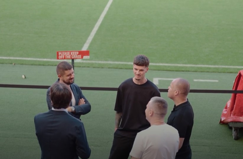 Dennis Man a fost prezentat oficial de PSV. E al treilea român care va juca pentru campioana Olandei