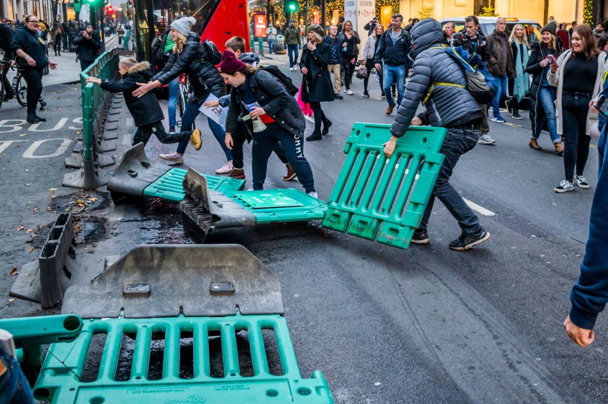 VIDEO | 155 de persoane arestate la Londra, la manifestația anti-lockdown