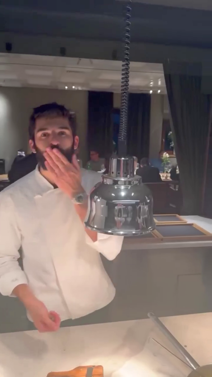 Un român a gătit o trufă la o cină exclusivistă de 10.000 de euro, într-un restaurant cu o stea Michelin, din Italia