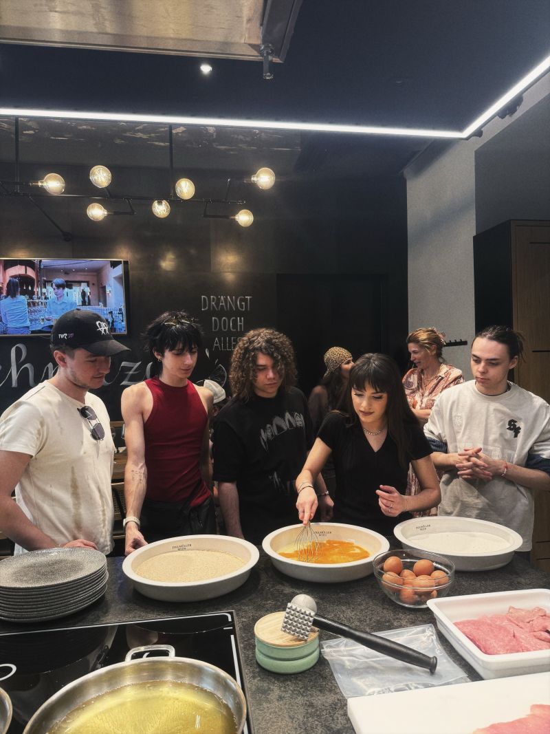 Alexandra Căpitănescu şi echipa sa descoperă Viena între repetițiile pentru Eurovision 2026: „Am reușit să ieșim puțin din ritmul foarte intens”