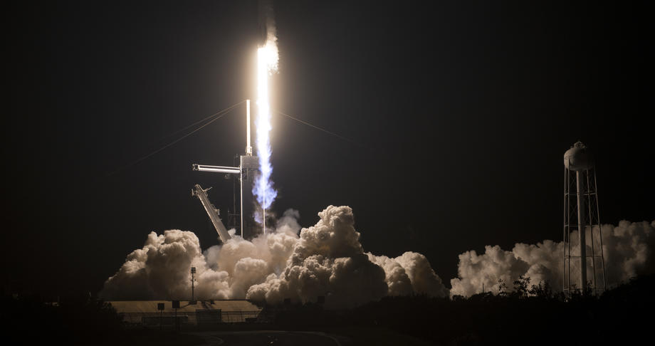 Space X și Nasa, o nouă misiune istorică în spațiu. O rachetă cu patru astronauți la bord a decolat spre Stația Spațială Internațională