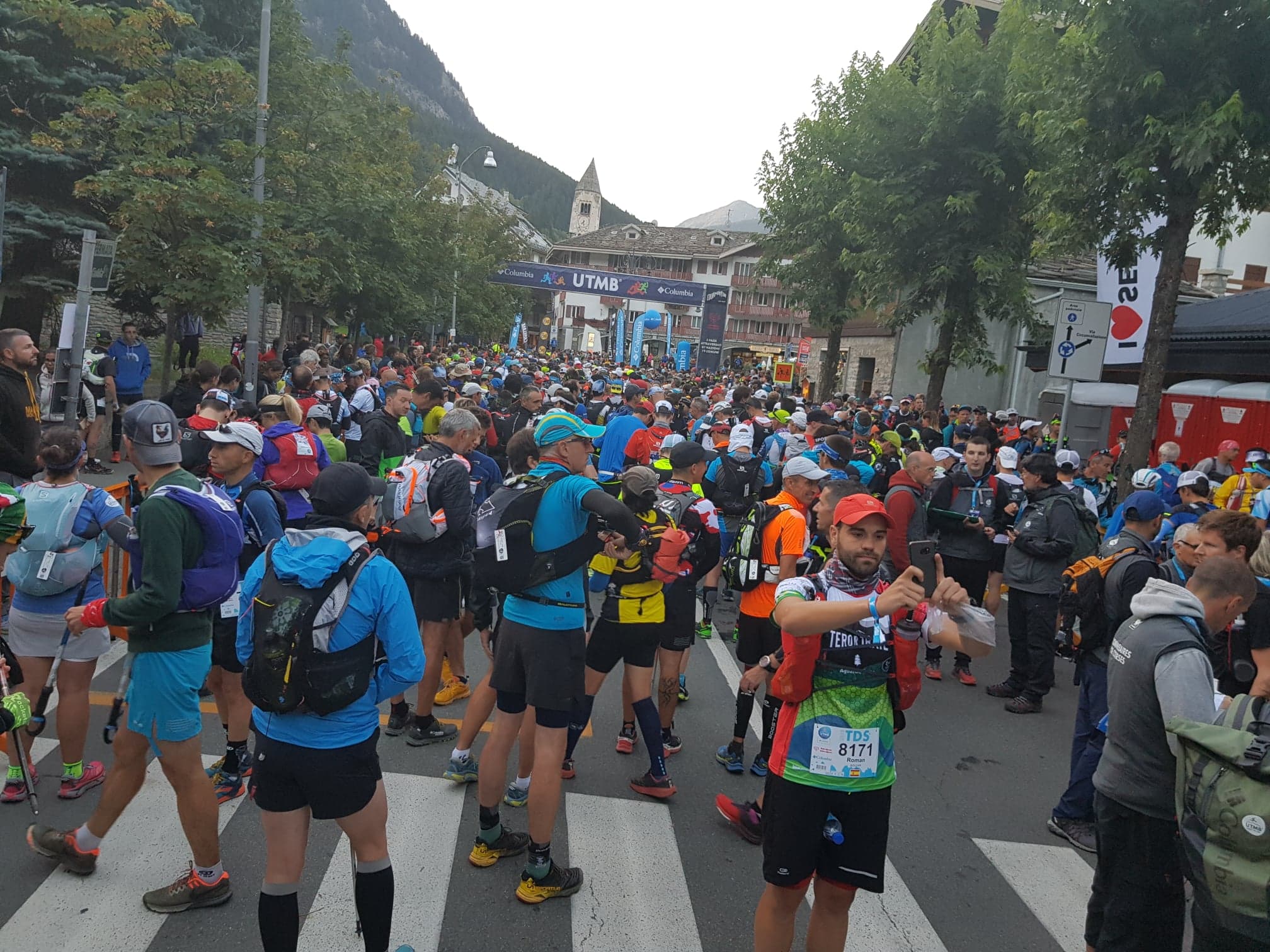 Cum a fost în urmărirea ultramaratoniștilor care au alergat 121 de kilometri | GALERIE FOTO