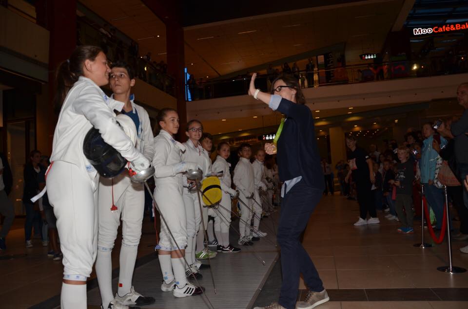 Campionii scrimei românești au strălucit pe scenele din 11 orașe din țară! FOTO