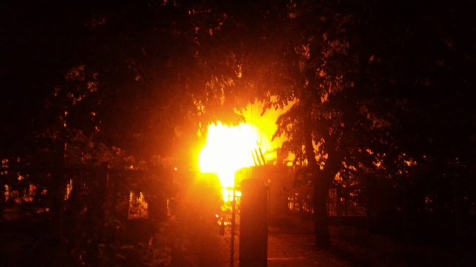 Incendiu violent în Timișoara. Flăcările uriașe au cuprins un transformator electric