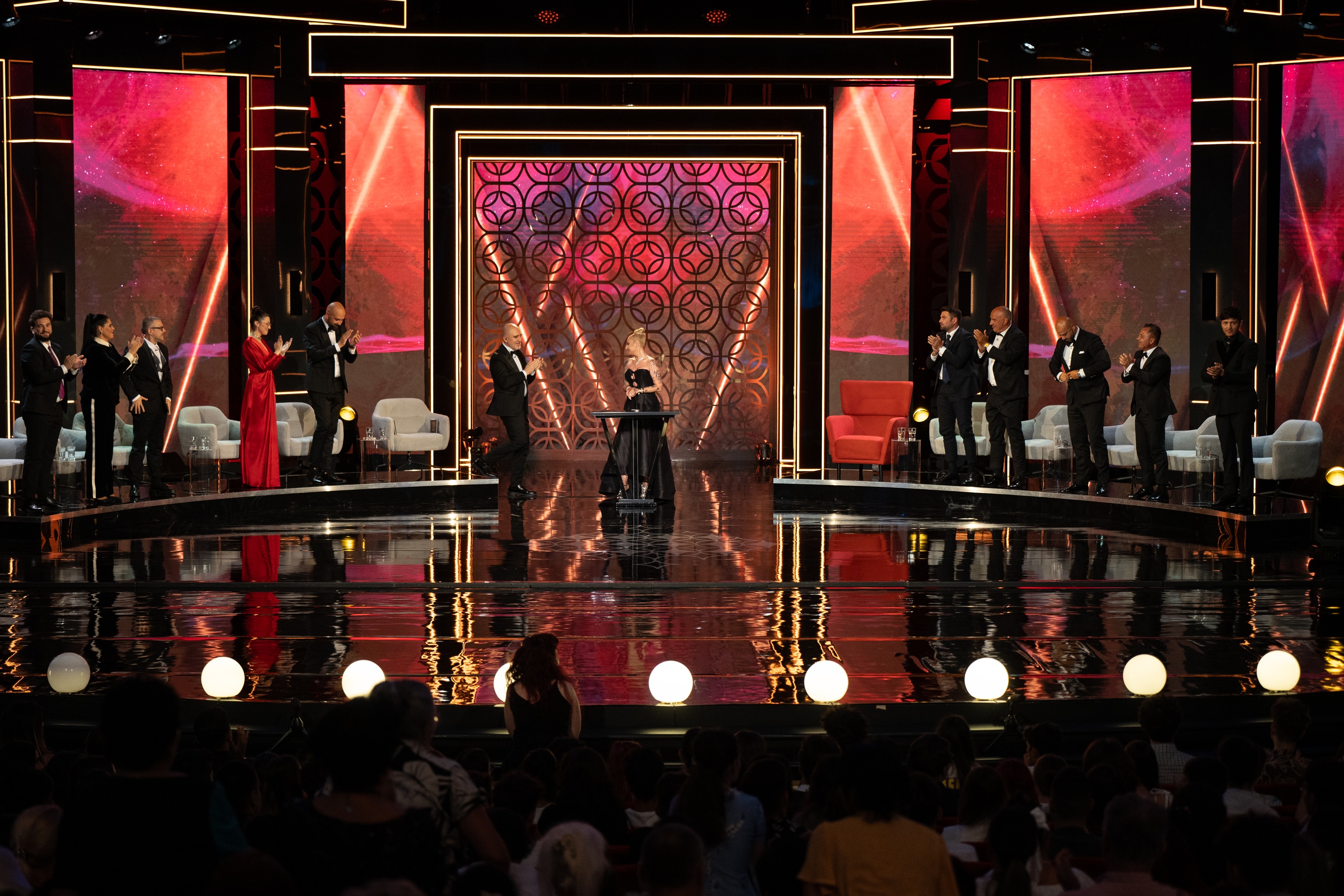 „La bine și la Roast” 10 septembrie 2025. Anamaria Prodan, replică dură: „Dacă îți dau un pumn, nu mai știi cum te cheamă”