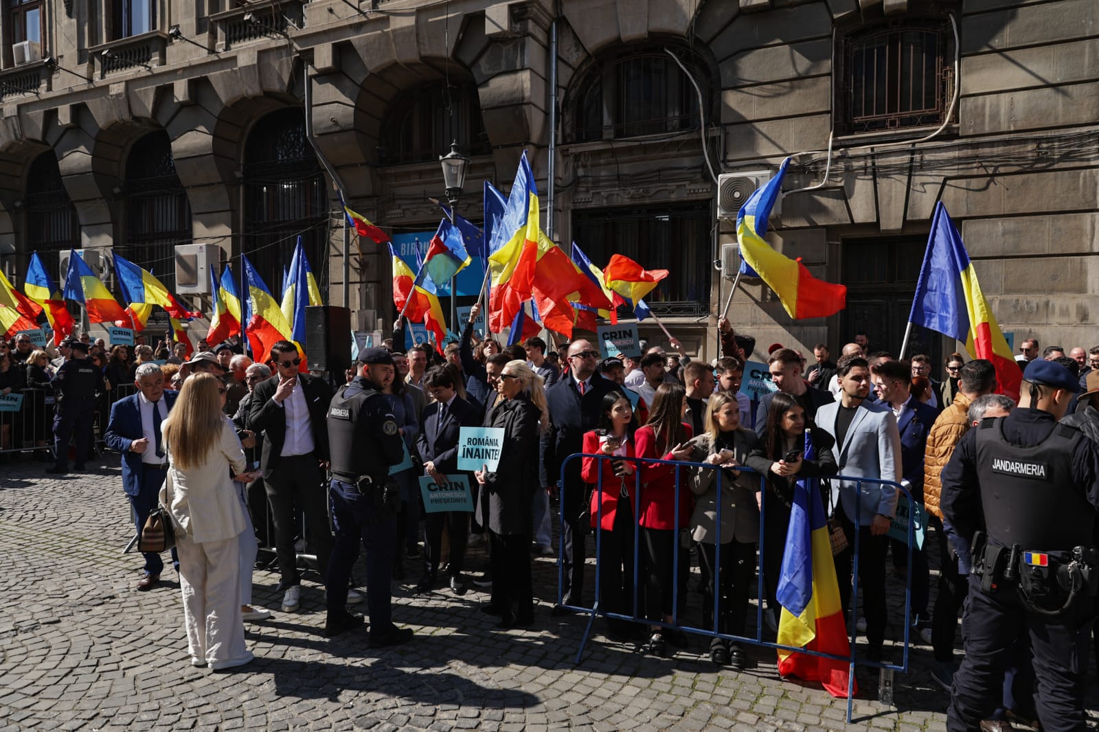 Crin Antonescu și-a depus candidatura la alegerile prezidențiale