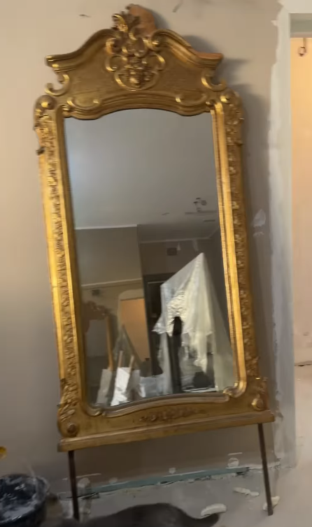 Imagini din apartamentul Vicăi Blochina în plin proces de renovare