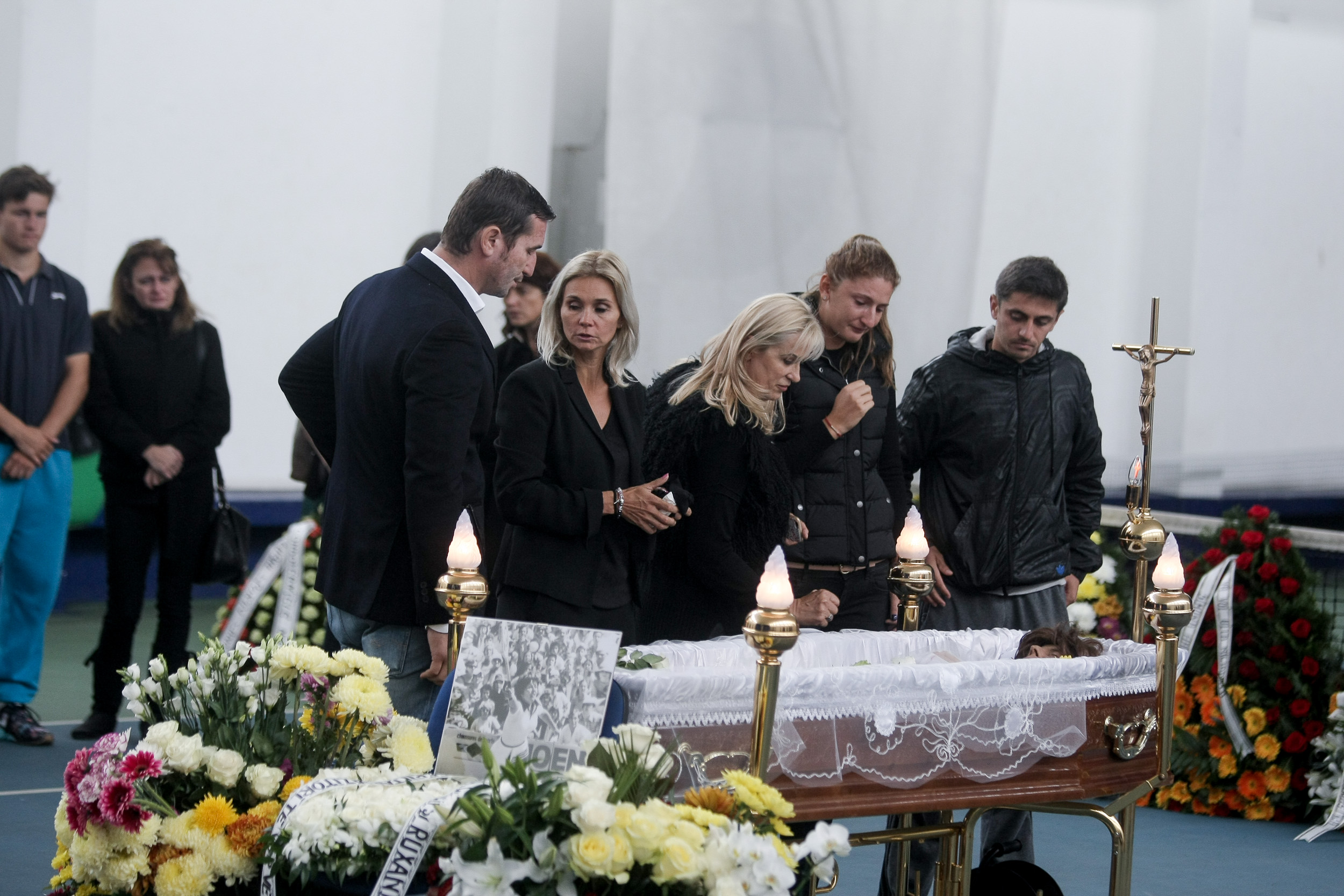 Lumea sportului și-a luat rămas bun de la Florența Mihai, cea care a descoperit-o pe Simona Halep și a antrenat-o pe Irina Begu. ^Mesaje emoționante de la cele două sportive pentru fosta mare jucătoare și antrenoare / FOTO