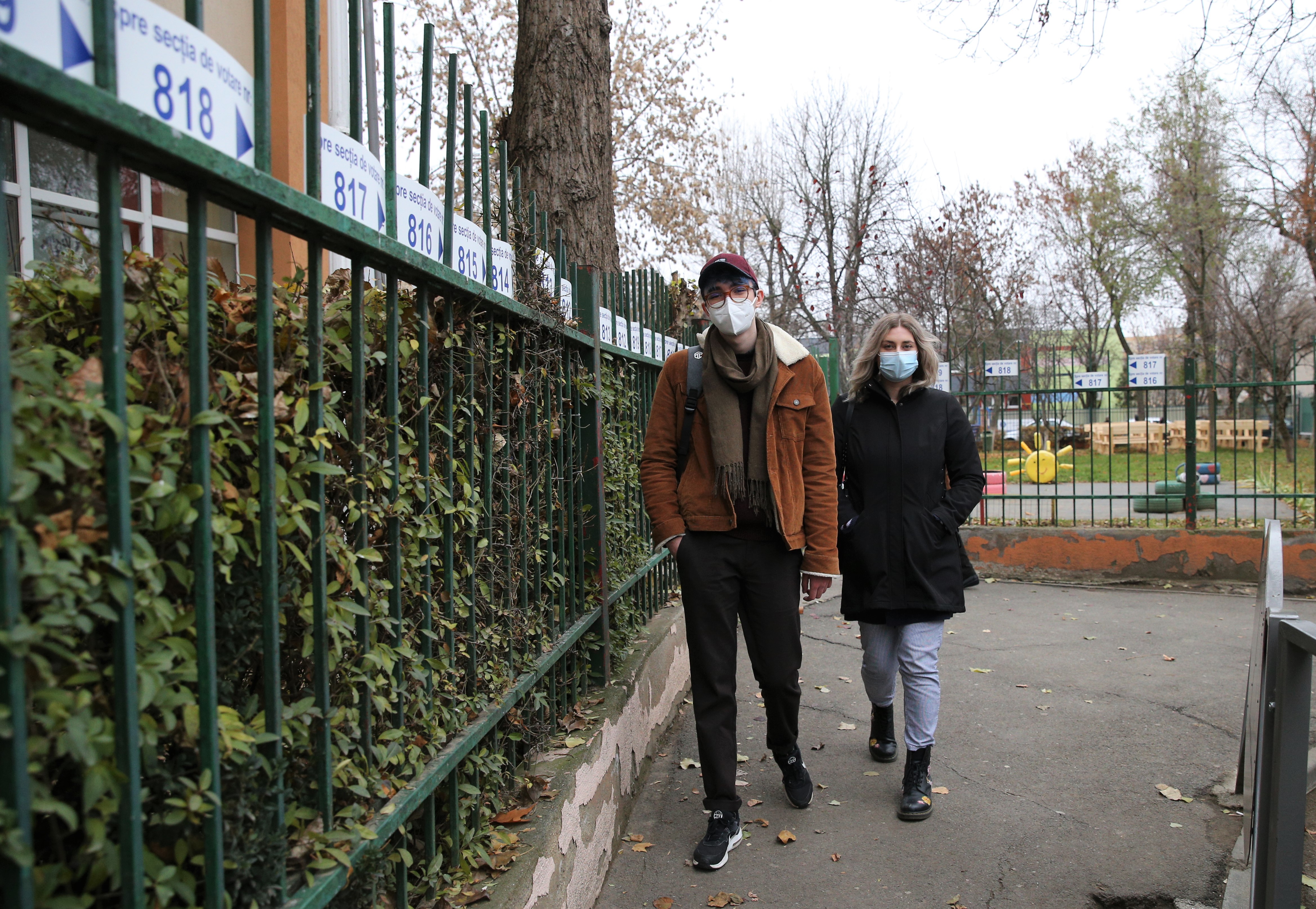 REPORTAJ: Lecția de implicare dată de doi observatori la vot la doar 18 și 19 ani. „Ceilalți trebuie să vadă exemple”