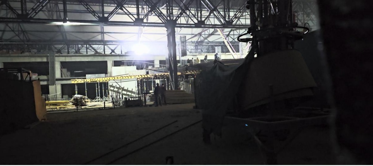 Un cetățean a reclamat în 2023 că în Hala Laminor se fac lucrări în paralel cu târgul de Crăciun. DSP s-a dus în 2024 și a răspuns că n-a găsit târgul