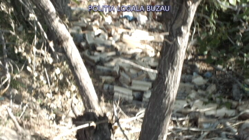 Încă o fermă ilegală de păsări și animale a fost descoperită la Buzău de polițiștii locali| GALERIE FOTO
