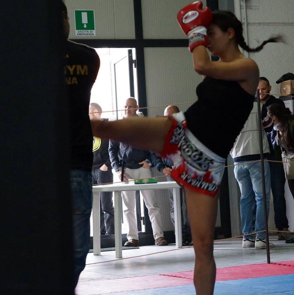 ITALIA - ROMÂNIA! SportNews.ro a descoperit la Bologna un Rocky la feminin! ^S-a apucat de karate, după ce a fost bătută de tatăl său