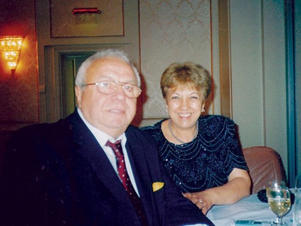 Marinela, soția lui Alexandru Arșinel, un ultim omagiu pentru actor. Ce mesaj a scris pe coroana de flori