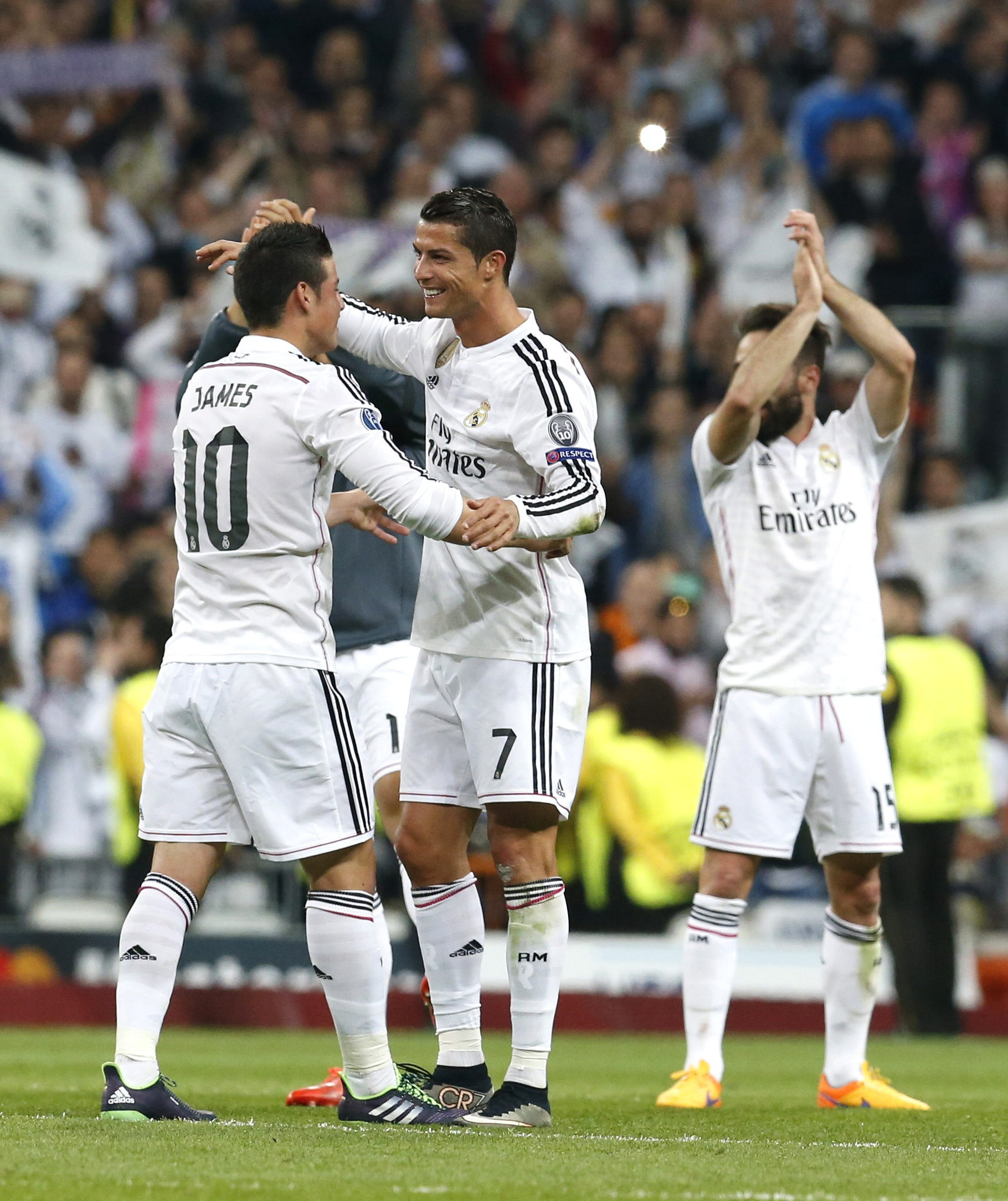 Imaginea suferinței pe ”Santiago Bernabeu”! Jose Maria Gimenez și-a ascuns fața în tricou, după ce Real a eliminat-o pe Atletico în sferturile de finală ale Ligii Campionilor / GALERIE FOTO