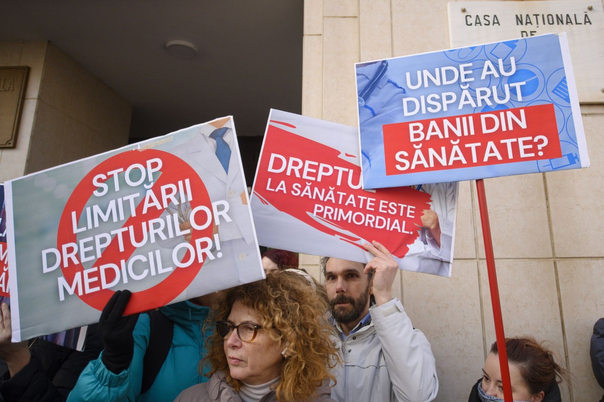 Medici de familie şi din ambulatorii au protestat în faţa CNAS. Ce s-a decis după discuțiile cu noua șefă, Valeria Herdea