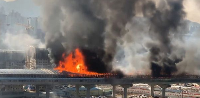 Incendiu de proporţii pe o autostradă din Coreea de Sud după un accident în trafic. Cel puţin cinci morţi şi 37 de răniţi 