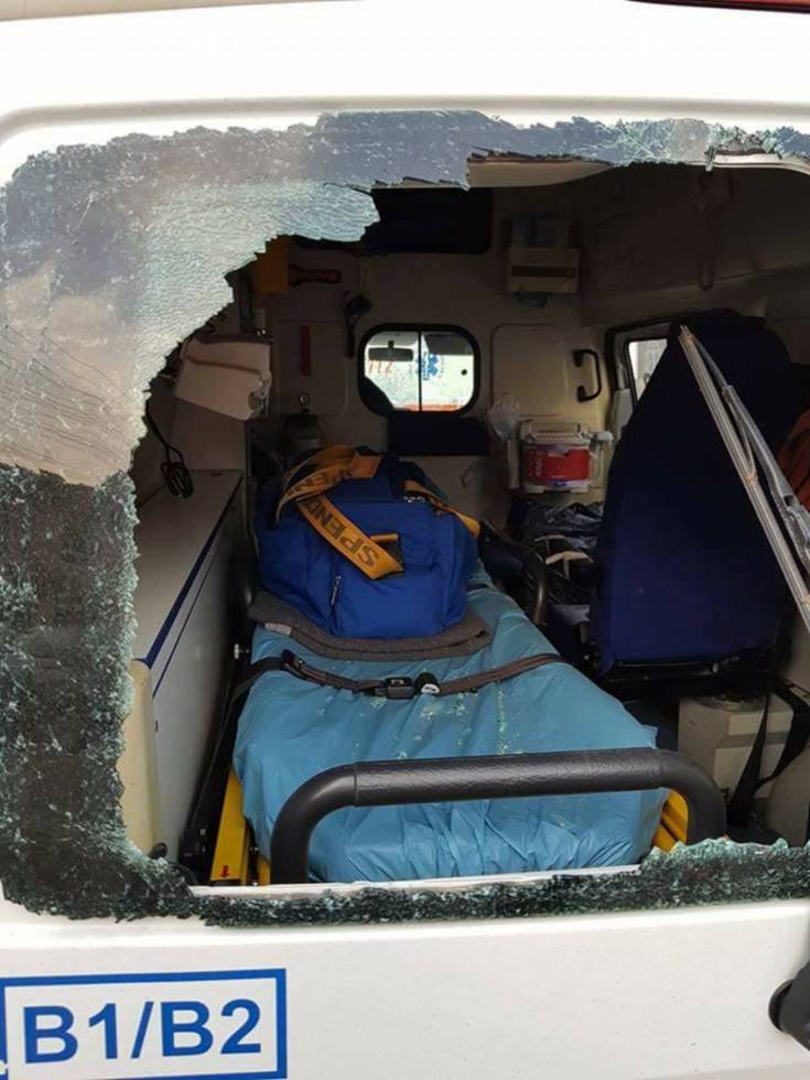 Ambulanță atacată cu bolovani la Rășinari. ”Am ajuns să fim umiliți”