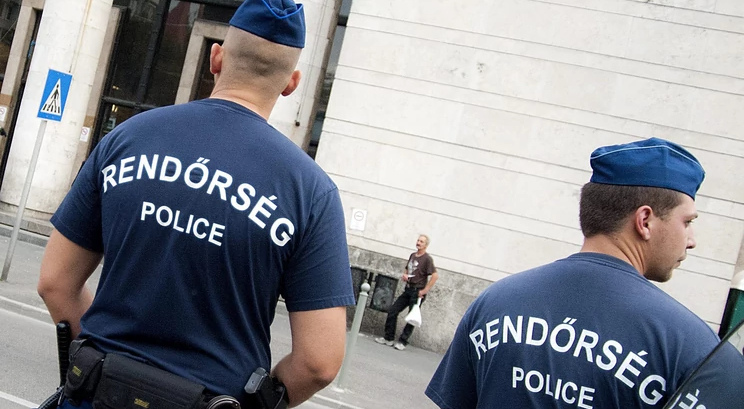 Kiderült, ilyen szabályok alapján szavazhatnak vasárnap a készenléti szolgálatot ellátó rendőrök, tűzoltók, katonák