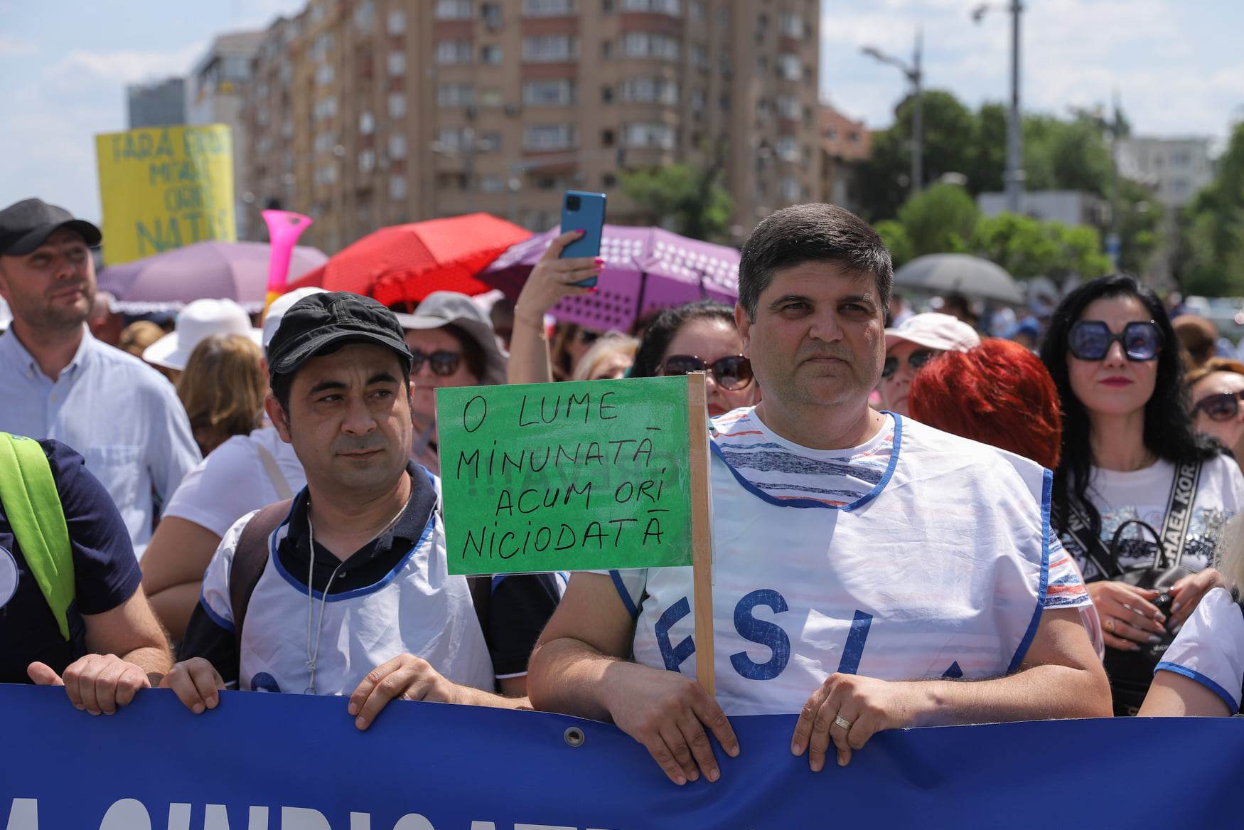 Al doilea protest major al cadrelor didactice. Ce le-a promis Iohannis sindicaliștilor, în a doua săptămână de grevă, în timp ce profesorii protestau la Palatul Cotroceni