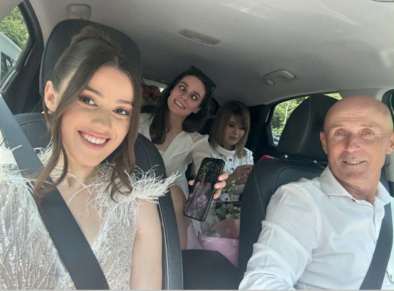 Imagini de la cununia fiicei lui Mugur Mihăescu. Ivona s-a căsătorit cu alesul inimii sale