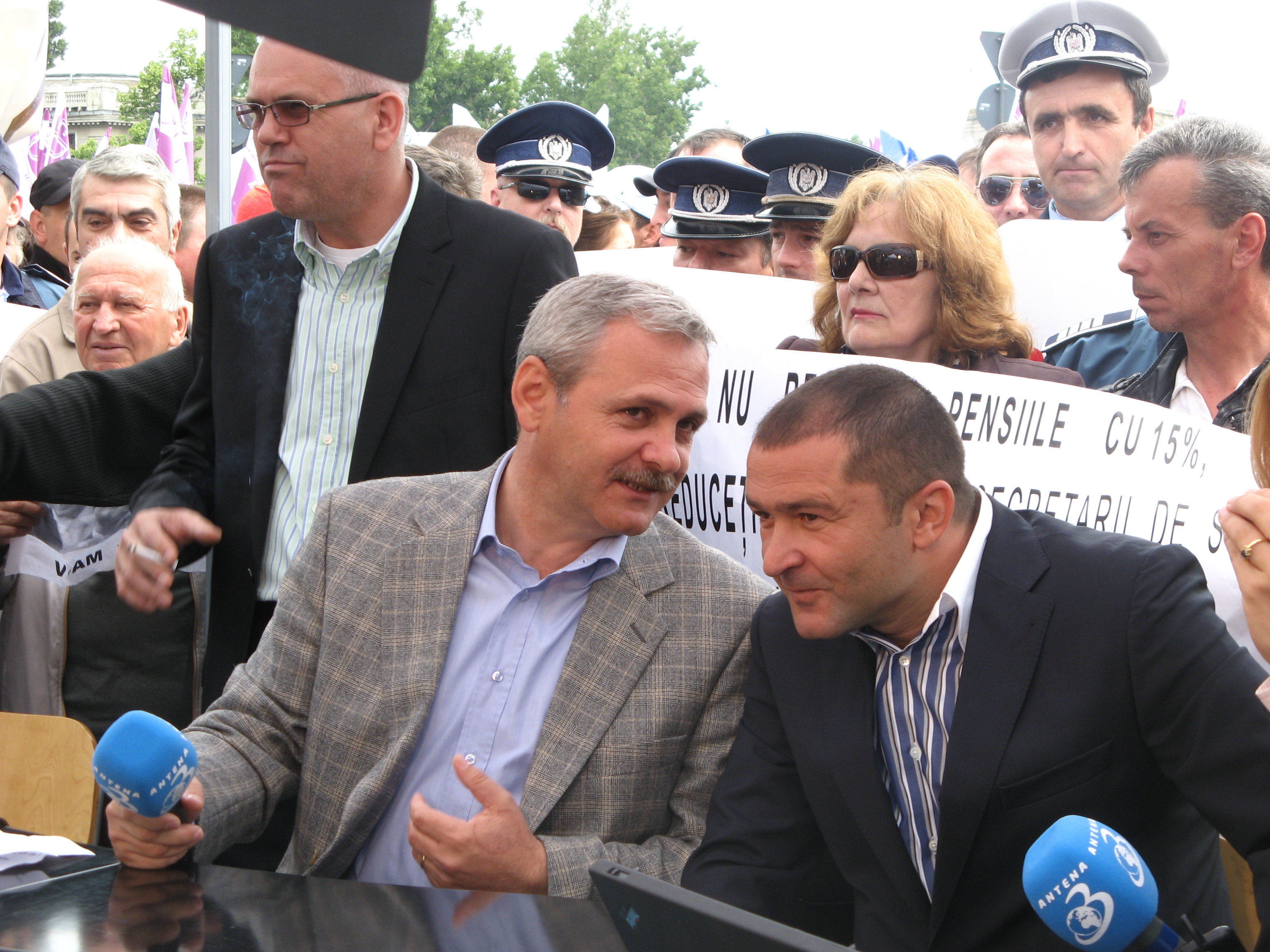 Atunci și Acum. Liviu Dragnea, inginerul din Gratia, intrat în politică în PD și ajuns premierul din umbră al României