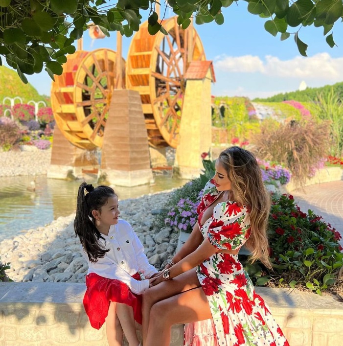 Bianca Drăgușanu și-a dat fiica la o școală de stat, nu la privat: „Eu am reușit pe propriile forțe în viață, și ea ar putea să facă la fel”