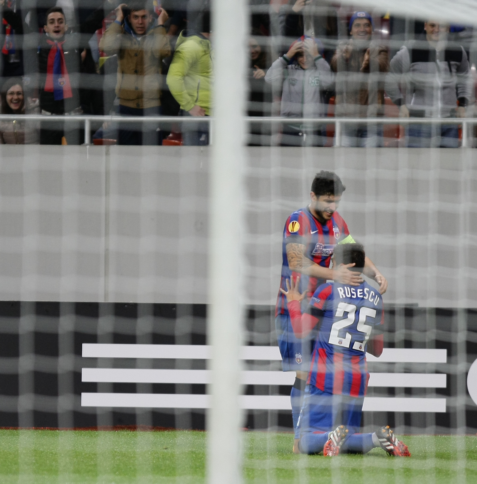 VIDEO&FOTO / LIGA EUROPA: Steaua - Rio Ave 2-1. A decis Raul Rusescu