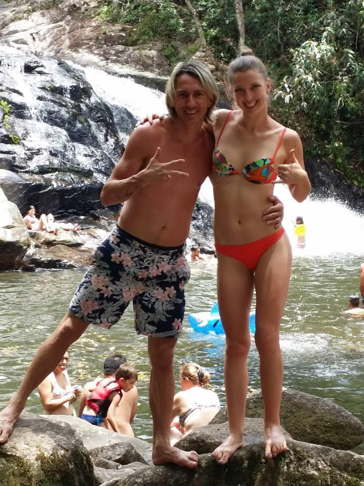 Brazilianul Roberto Ayza are o soție superbă. Atacantul și-a anunțat retragerea din activitate / GALERIE FOTO