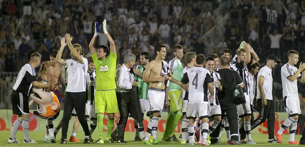 Jucătorii lui Partizan au sărbătorit calificarea în chiloți