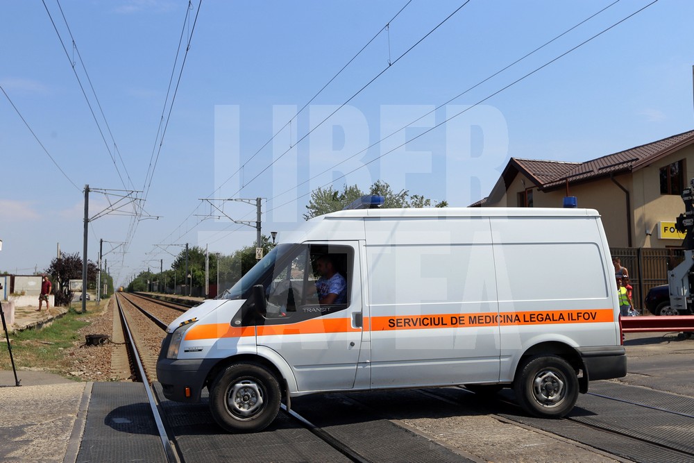 EXCLUSIV/ Sinucidere și crimă la Brănești. Mama și-a împins fata cea mare în fața trenului, pe cele doua mici le-a luat în brațe și a sărit pe șine!