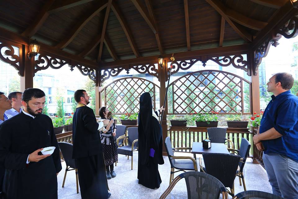 Arhiepiscopia Buzăului a deschis o ceainărie cu produse la Muntele Athos