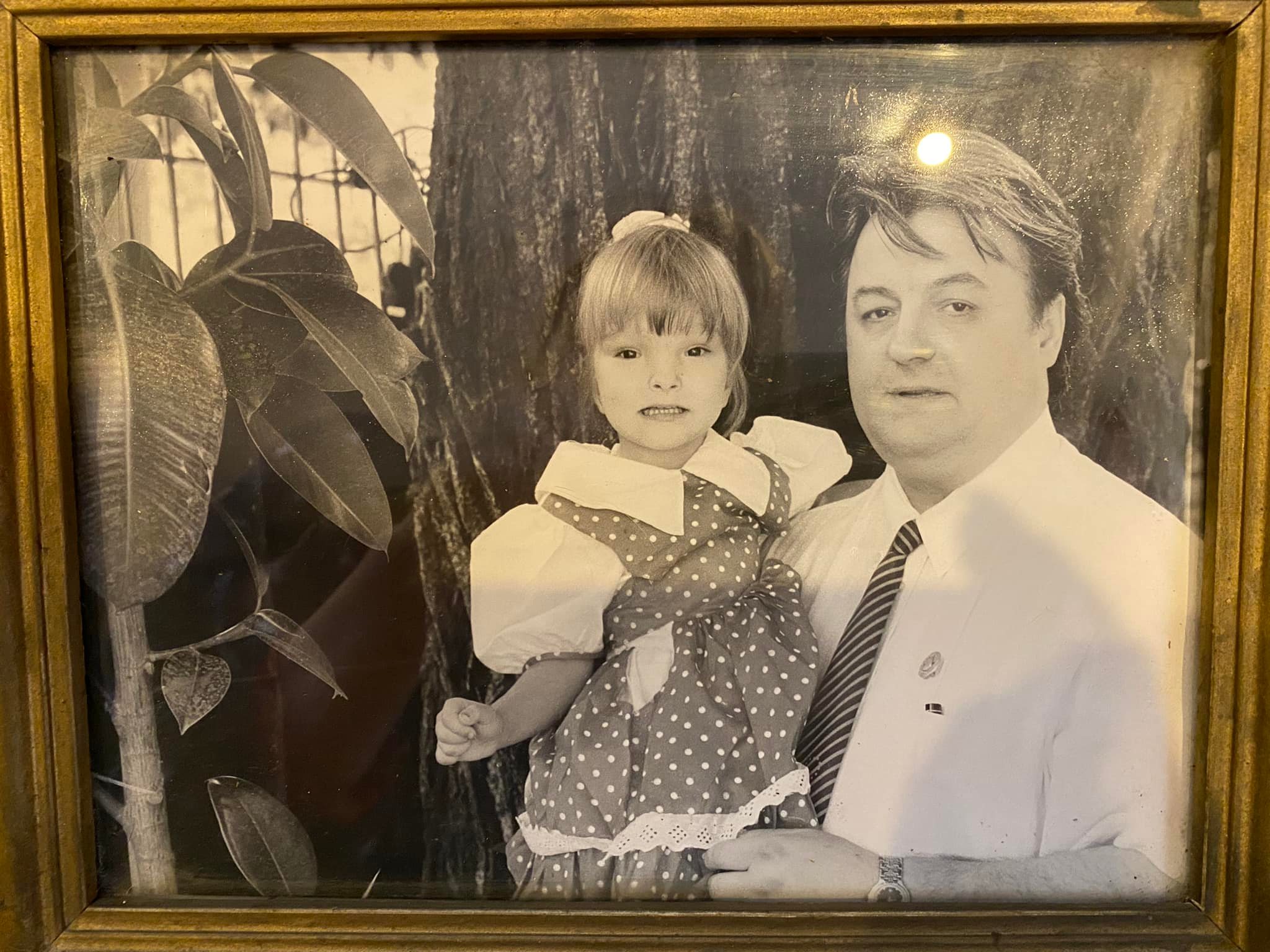 Fata cea mare a lui Corneliu Vadim Tudor, dezvăluiri din copilărie: „La școală am auzit: «Ești fiica lui Vadim, la mine nu treci clasa”