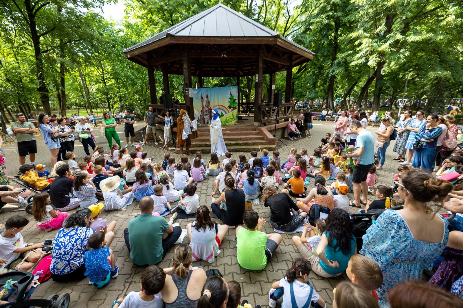 Începe Festivalul Internațional de Folclor „Muzici și Tradiții în București”. Programul complet al unui weekend plin de evenimente