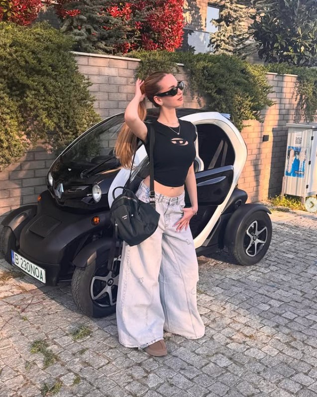 Cum arată Sofia, fiica Andreei Bănică, la 16 ani. A moștenit frumusețea mamei sale