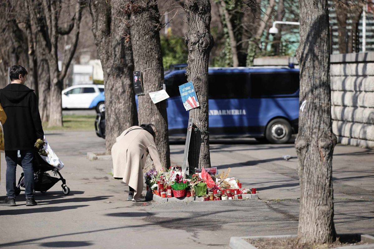 „Prânzul împotriva lui Putin”, marcat și în fața Ambasadei Rusiei la București, unde s-a format o coadă a cetățenilor veniți să voteze