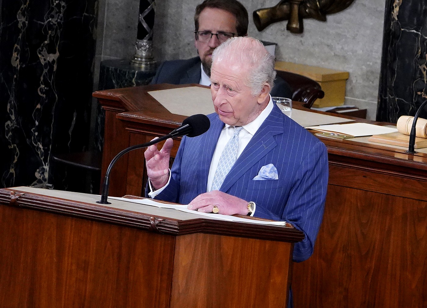 Moment stânjenitor pentru regele Charles în Irlanda de Nord. Un localnic i-a atras atenția imediat