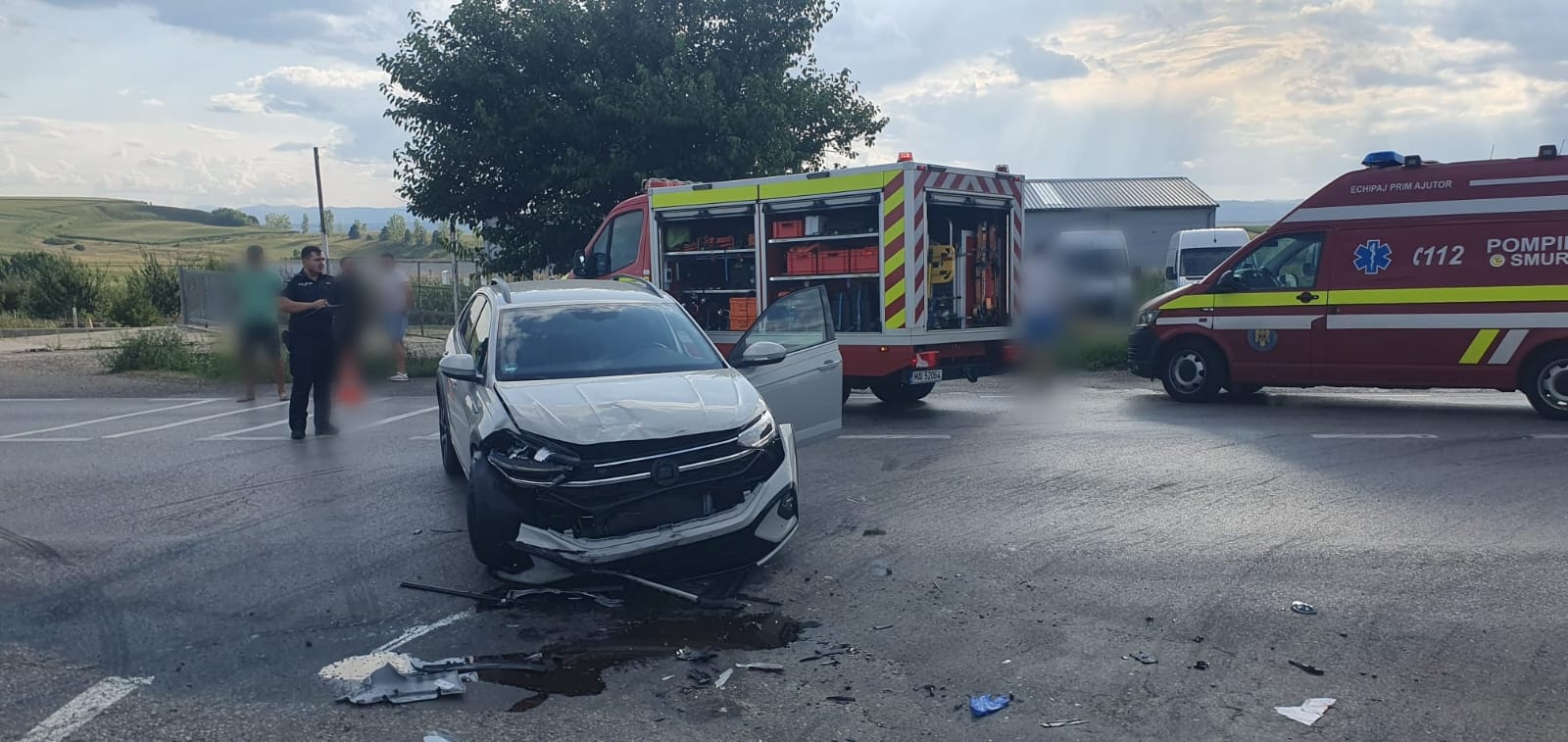 Accident grav în judeţul Suceava. 9 persoane au fost duse la spital, dintre care 6 copii