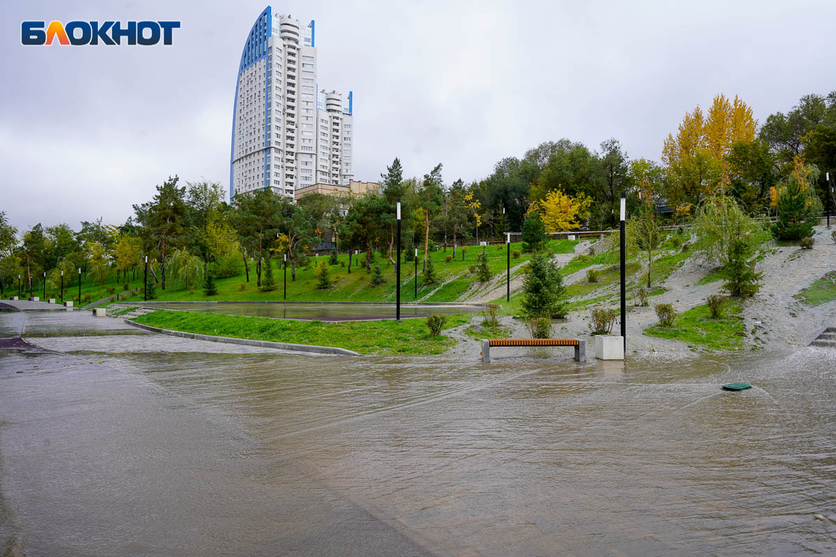 „Cascadă de fecale”. 200.000 de oameni din orașul rus Volgograd au rămas fără apă, după ce canalizarea s-a stricat