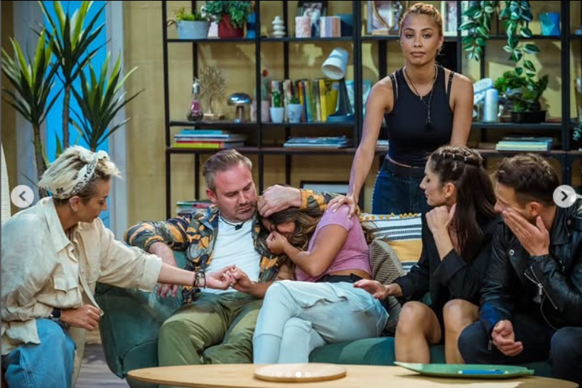 Bella Santiago suportă cu greu despărțirea de soțul ei, aflat la „Survivor România”. „Am activat gelozia din mine”