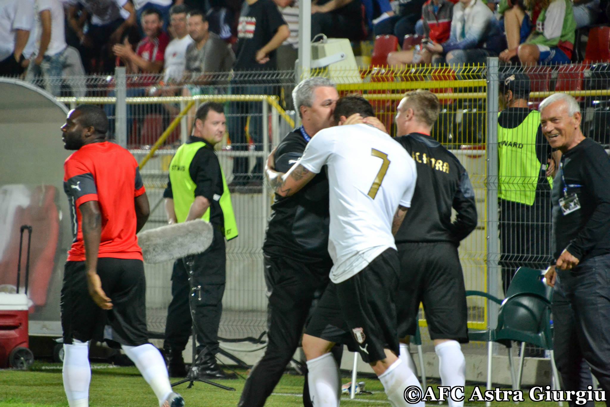 Steaua vrea atacantul care a dat cu pumnul ca să fie titular la Astra!