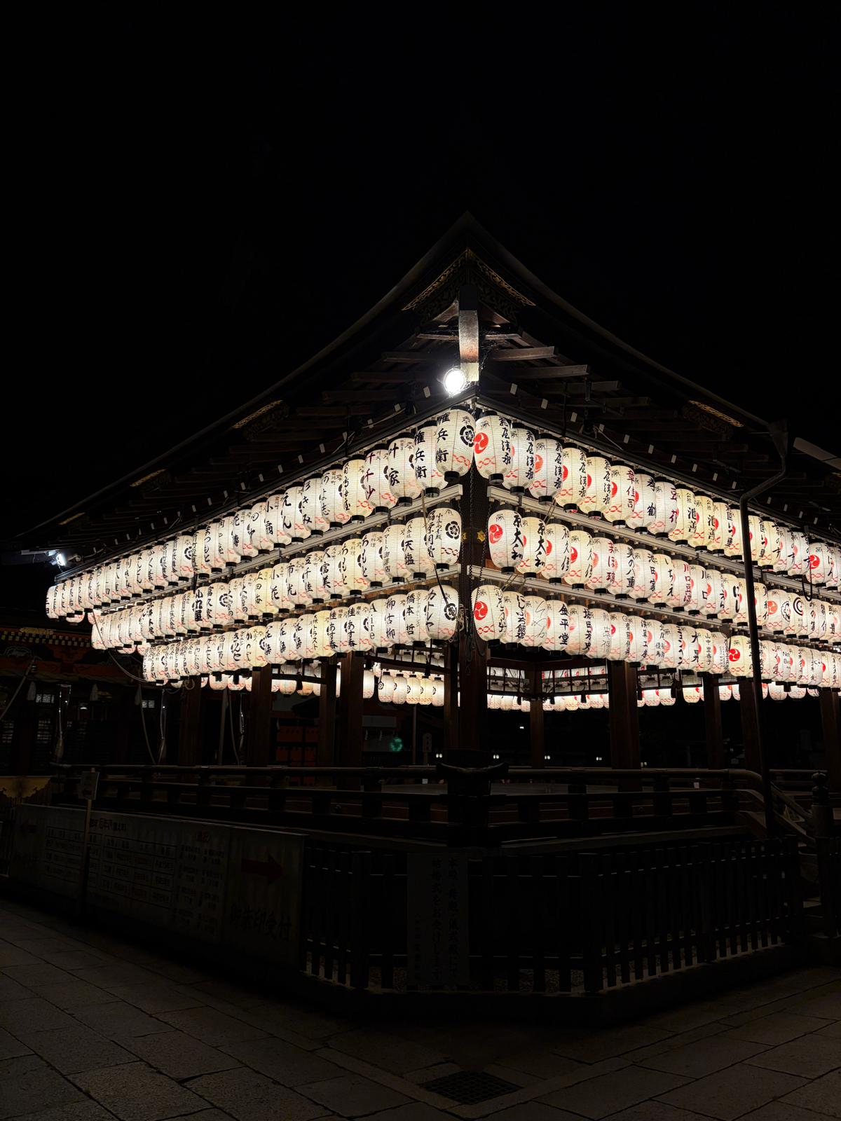Străzi curate și suflete obosite: Japonia, văzută prin ochii unui psiholog român