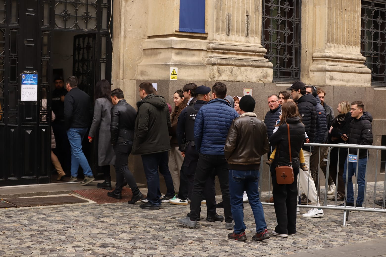 Alegeri prezidențiale în Republica Moldova, turul 2. Record de voturi în diaspora, în ciuda atacurilor cibernetice și a alertelor cu bombă la secții din Marea Britanie și Germania