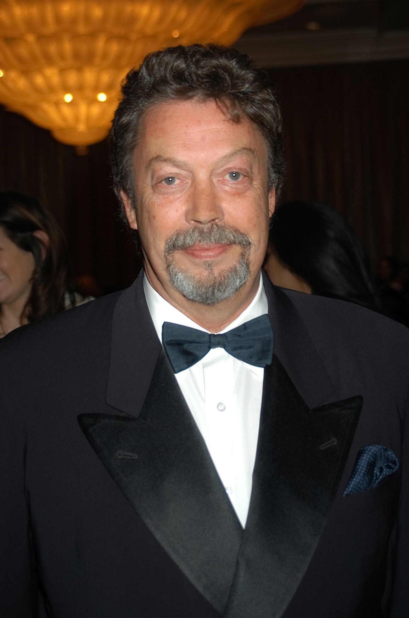 Imagini rare cu Tim Curry, majordomul din „Singur acasă 2”. Actorul a împlinit 78 de ani și e imobilizat într-un scaun cu rotile