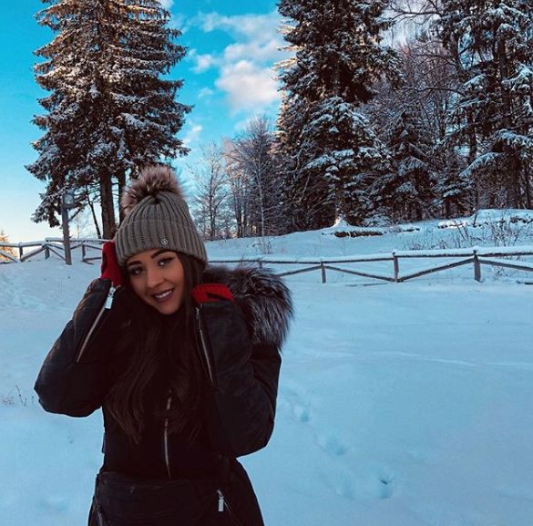 Nicole Cherry, sărut cu iubitul pe pârtie. Momente de tandrețe maximă | FOTO