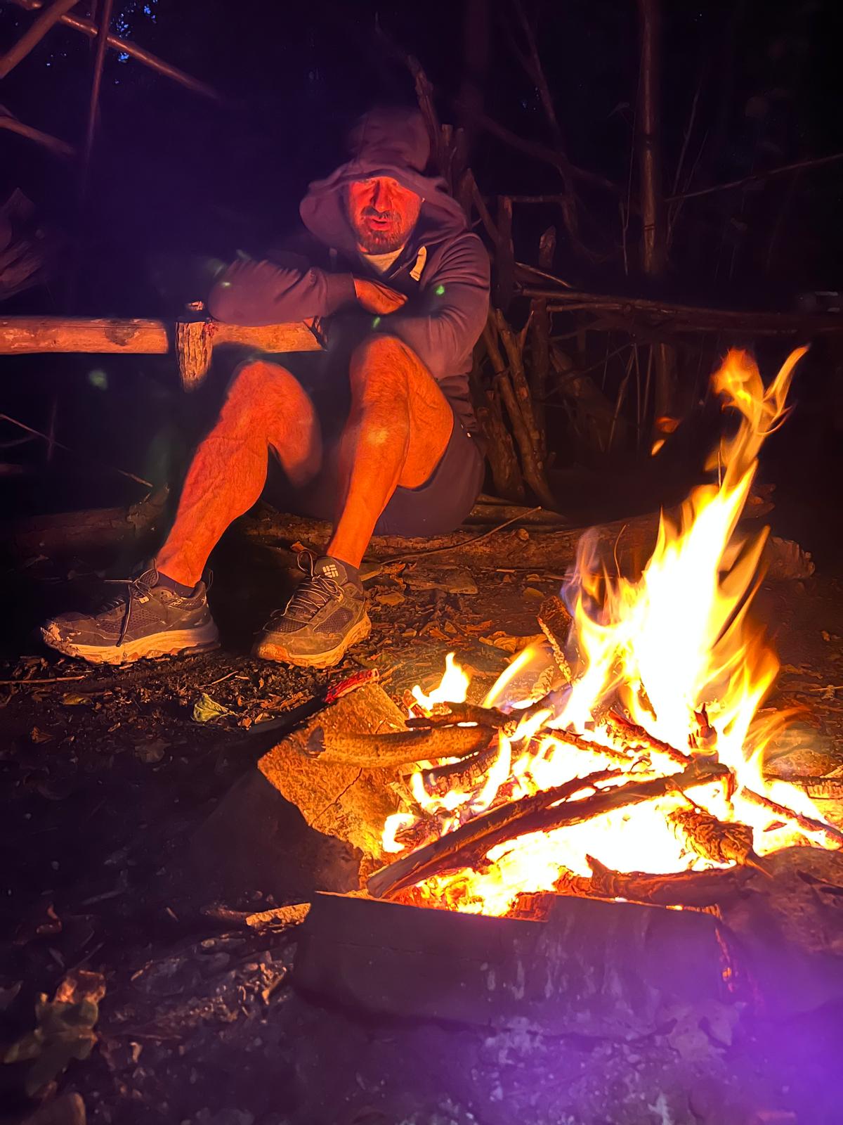 Omul de afaceri care și-a făcut bucătărie în mijlocul pădurii: „Pe mine mă strâng pereții”. Rețeta dezvăluită pentru Libertatea: aripioare de porc la ceaun