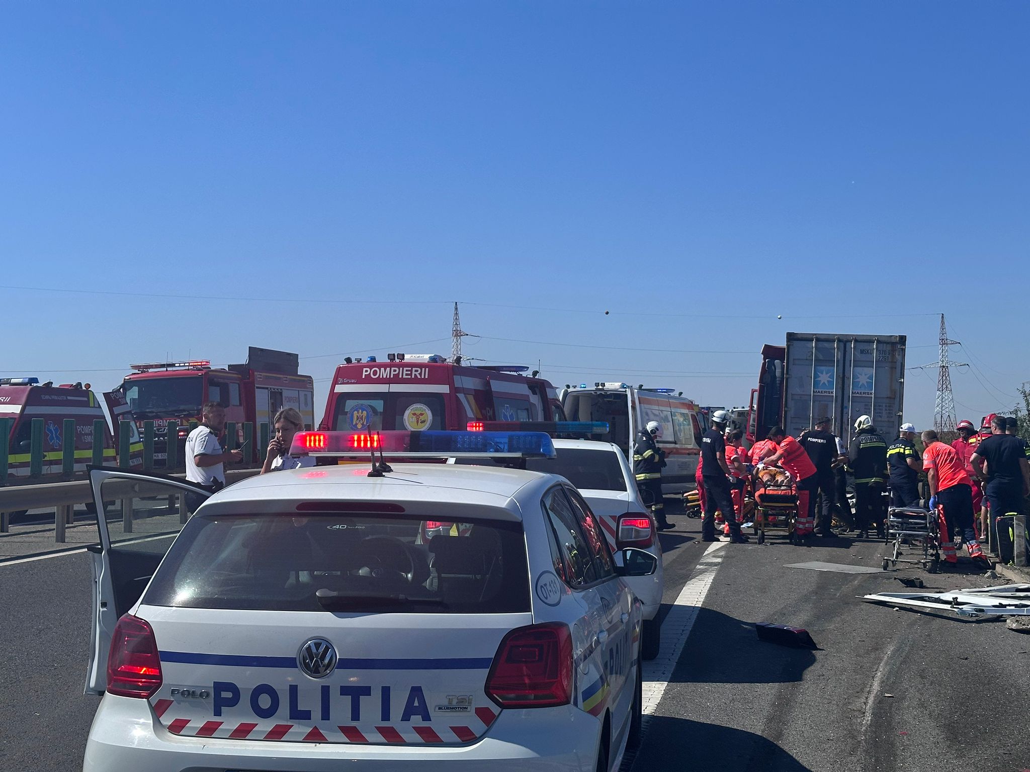 Accident grav pe A4 Ovidiu-Agigea. Mai multe persoane au fost rănite, una este în stare gravă. A fost activat Planul Roșu