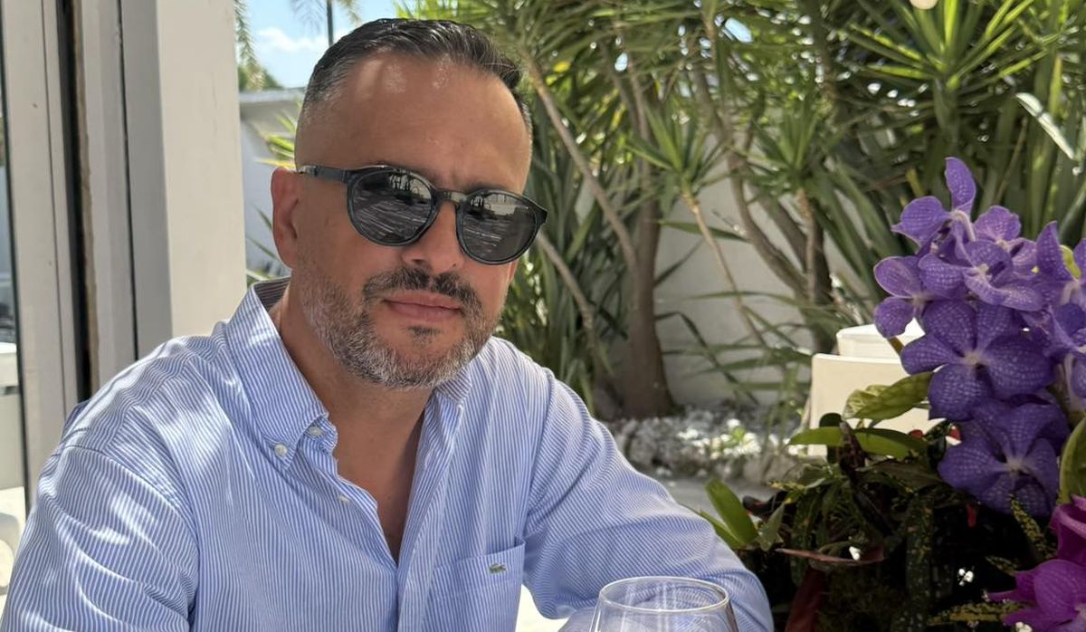 Cât a plătit Mădălin Ionescu pentru un gyros în Grecia. Și-a petrecut minivacanța de 1 Mai în Halkidiki