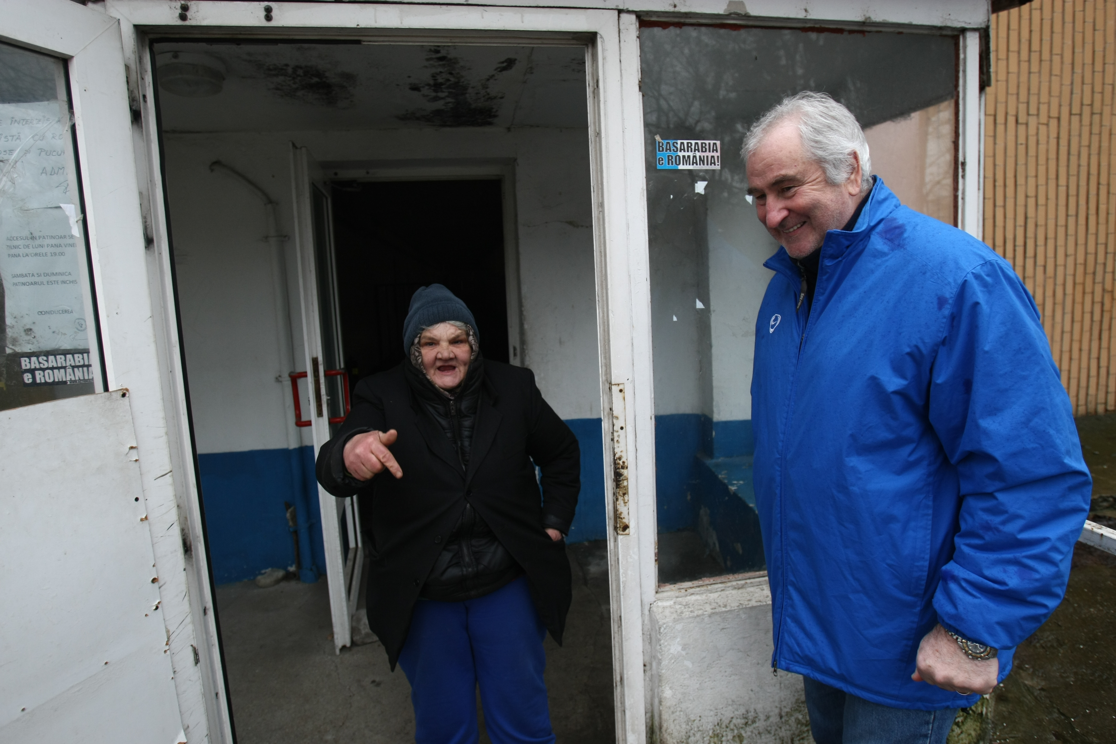Patinoarul "Flamaropol" e o ruină. Reconstrucția întârzie / GALERIE FOTO