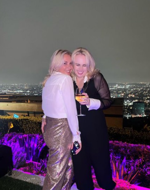 Rebel Wilson a devenit mamă pentru prima oară, după ce a anunțat că are o relație cu o femeie: „Fetița mea e cel mai frumos miracol”