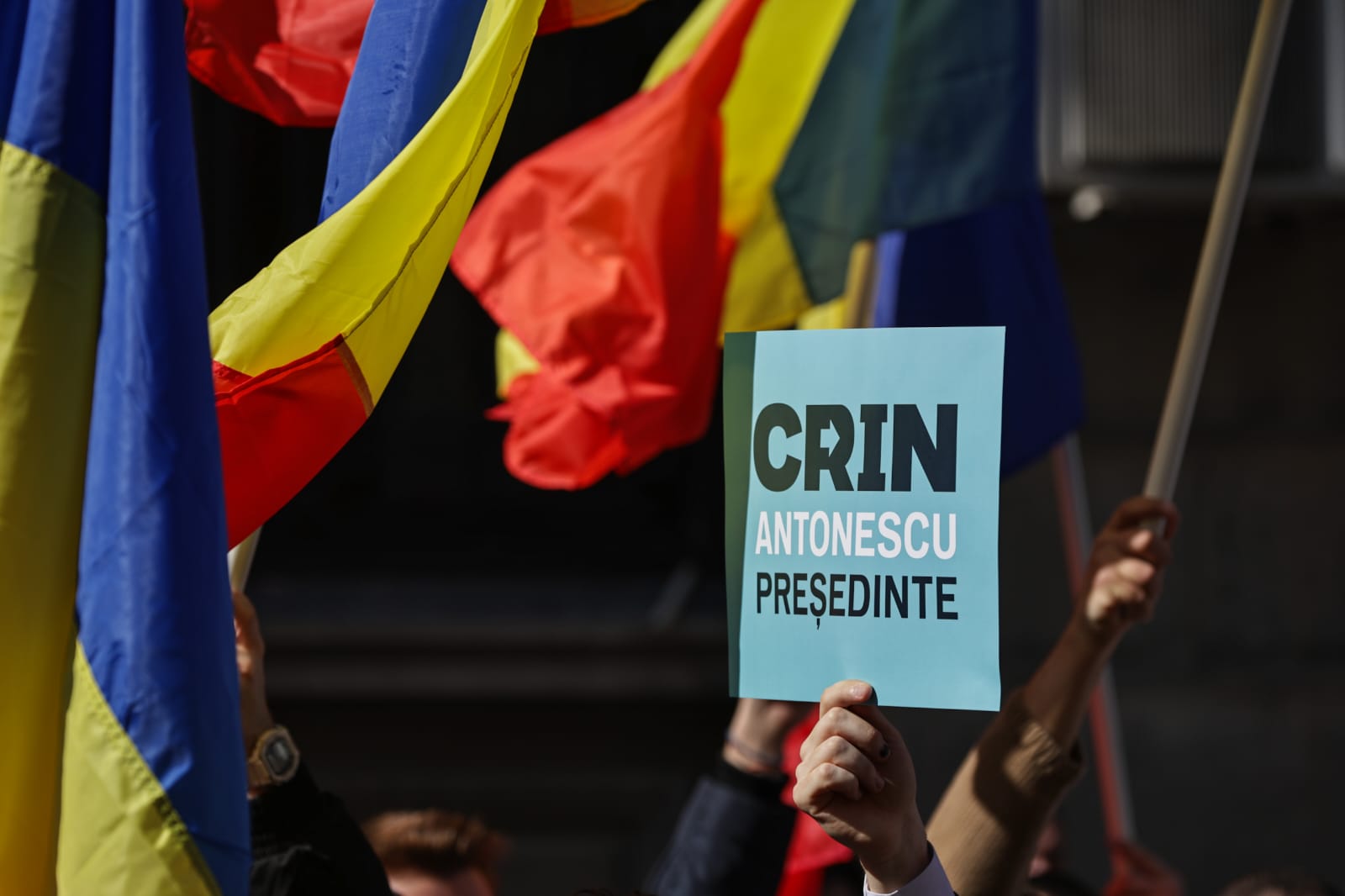 Crin Antonescu și-a depus candidatura la alegerile prezidențiale